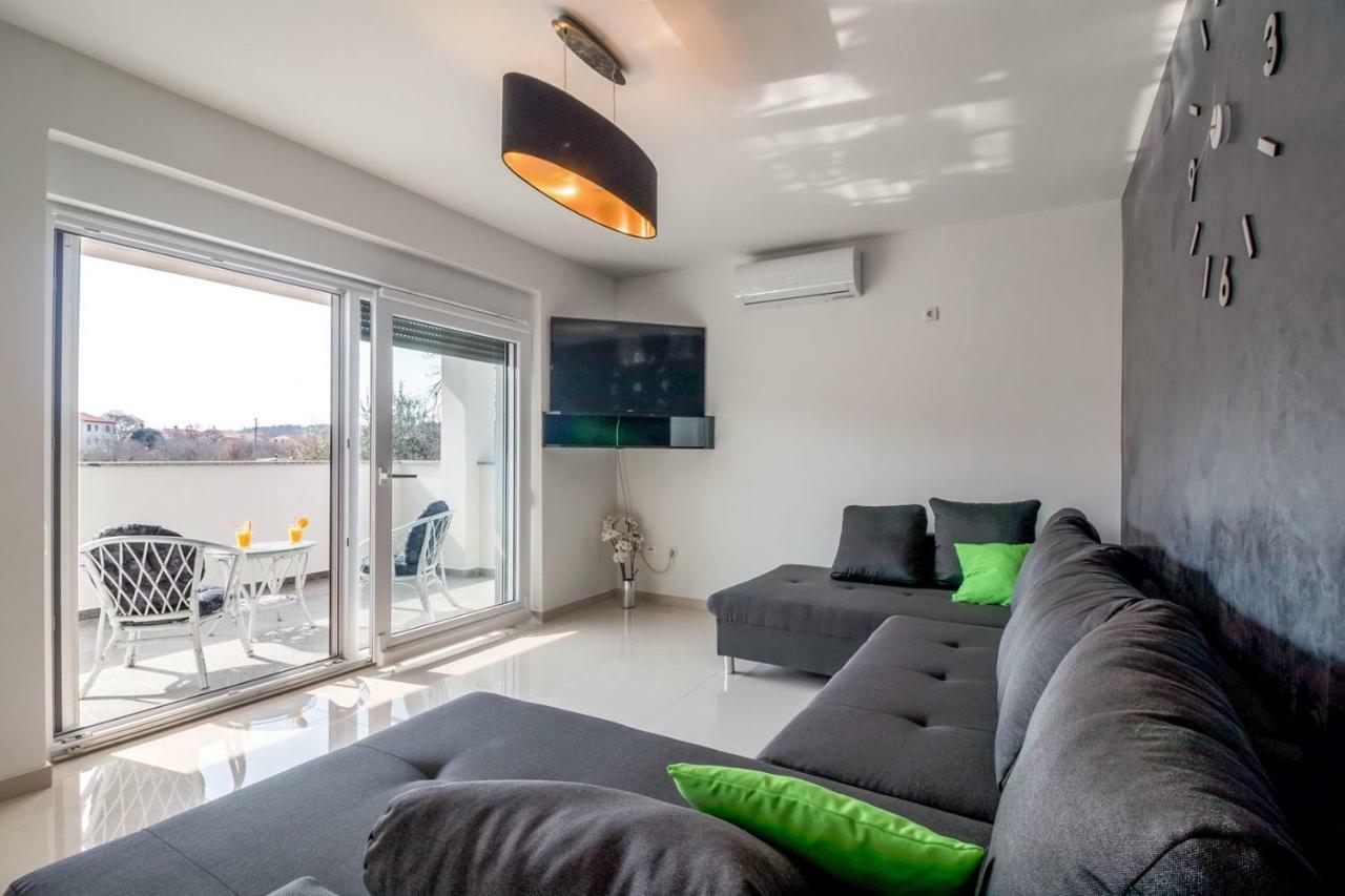 Apartments Mira Pula Extérieur photo