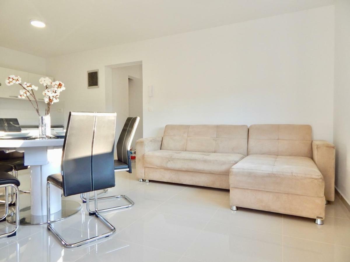 Apartments Mira Pula Extérieur photo