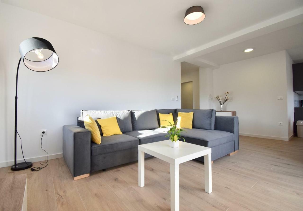 Apartments Mira Pula Extérieur photo