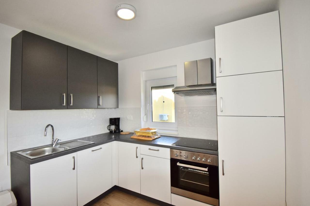 Apartments Mira Pula Extérieur photo